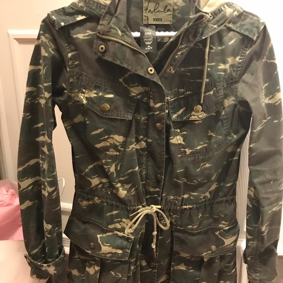 Aritiza TALULA xxs camo petite woman or youth kid - Picture 3 of 4